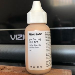 glossier perfecting skin tint